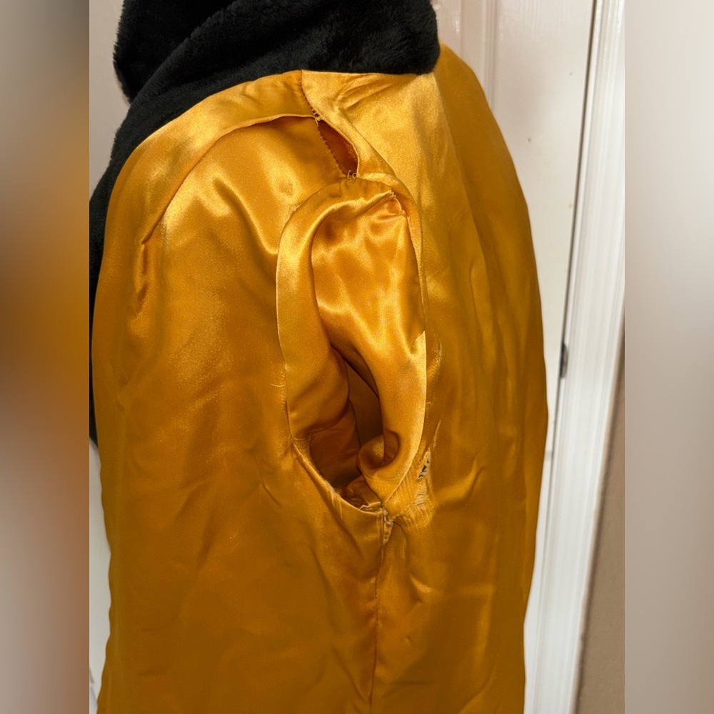 VTG MID CENTURY BLACK FAUX FUR PEA COAT GOLD BUTTONS MID LENGTH TIMELESS MEDIUM​ - Picture 9 of 11